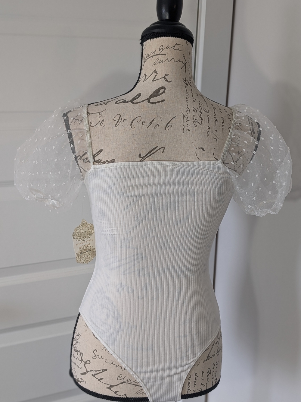 White Ribbed Bodysuit with Sheer Puff Dot Sleeves Size XS - Picture 2 of 6